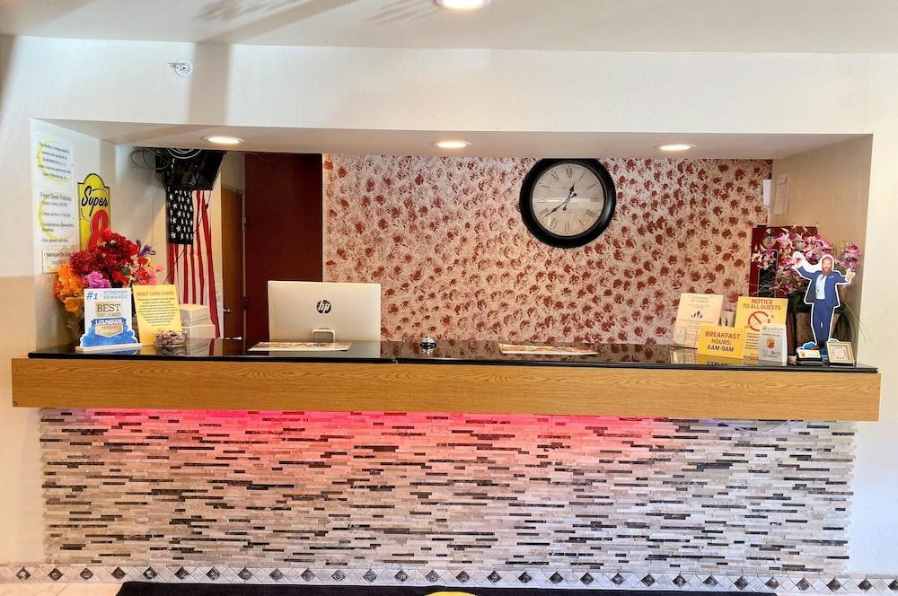 Super 8 By Wyndham Pittsburgh/monroeville Monroeville