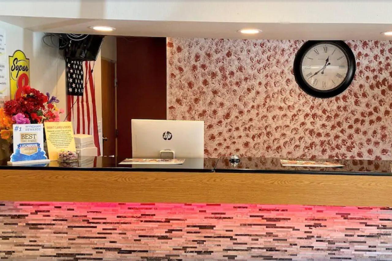Super 8 By Wyndham Pittsburgh/monroeville Hotel Monroeville