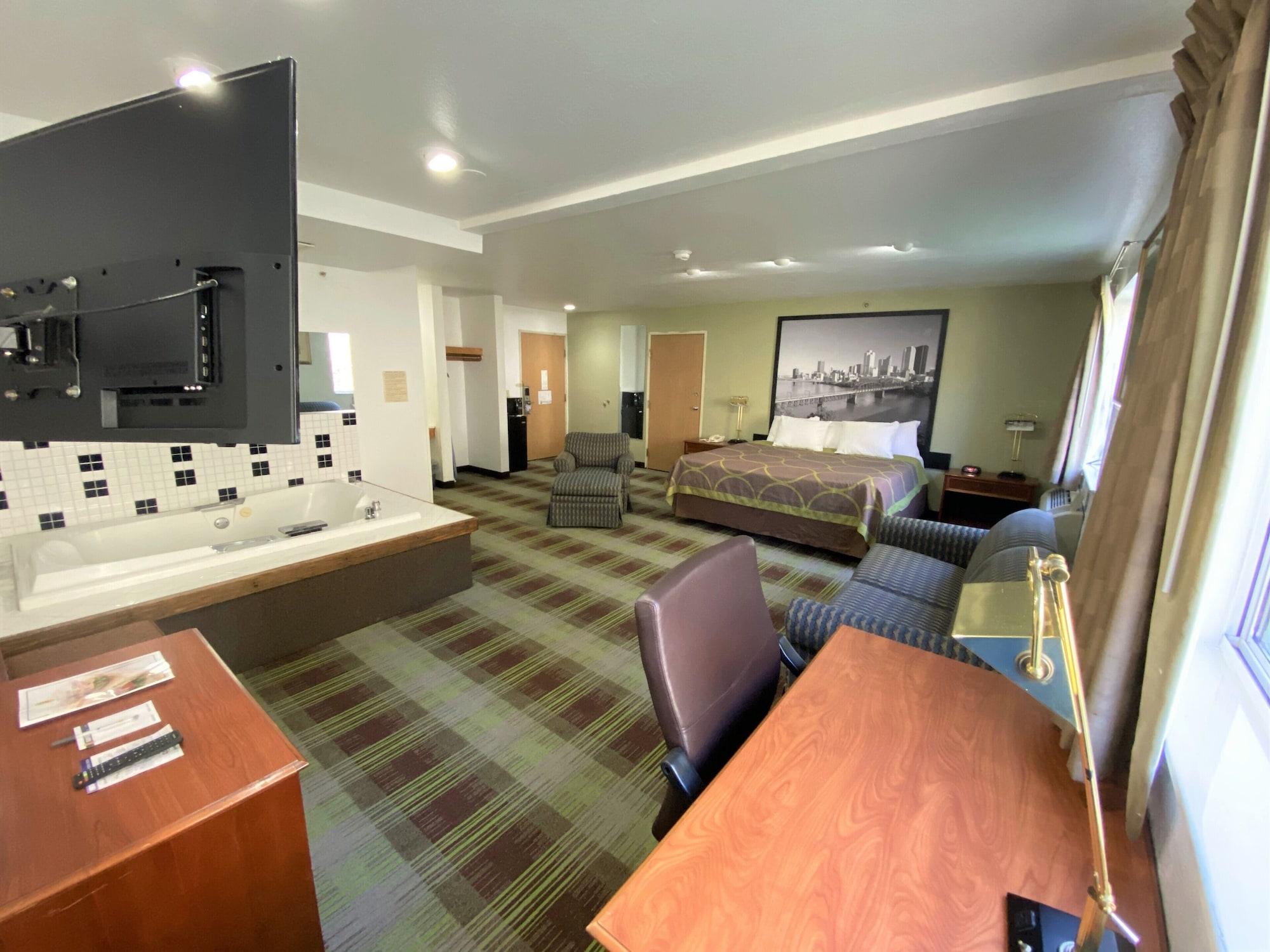 Super 8 By Wyndham Pittsburgh/monroeville 2*
