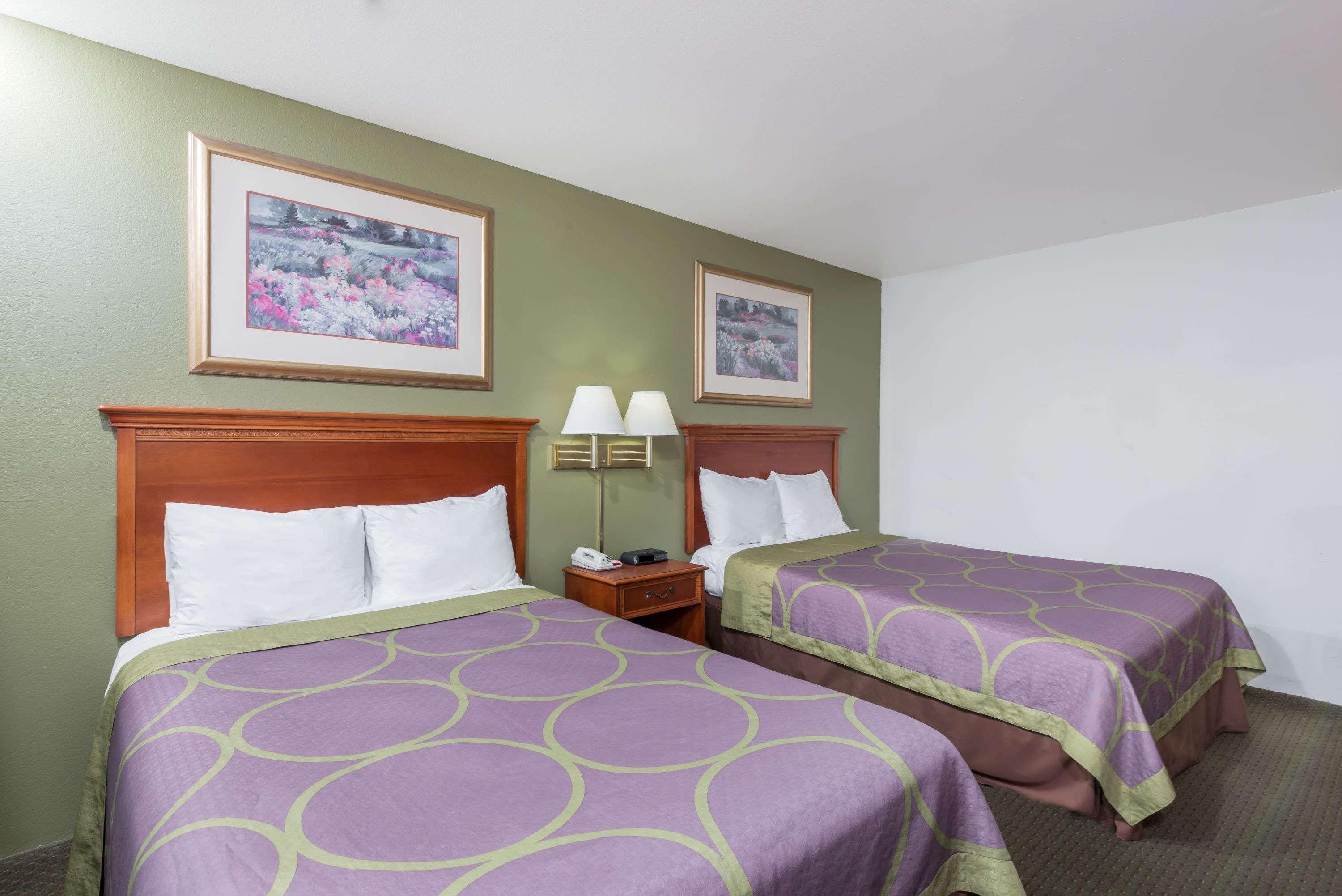Hotel Super 8 By Wyndham Pittsburgh/monroeville 2*