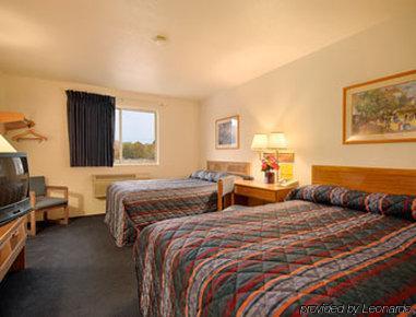 Super 8 By Wyndham Pittsburgh/monroeville